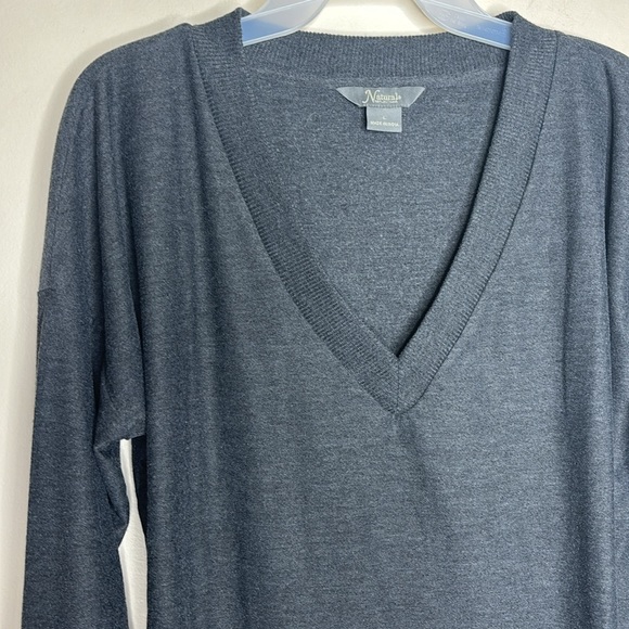 Natural Reflections | Gray V-Neck Long Sleeve Sweater | Size Large Low V Shirt - Picture 2 of 6